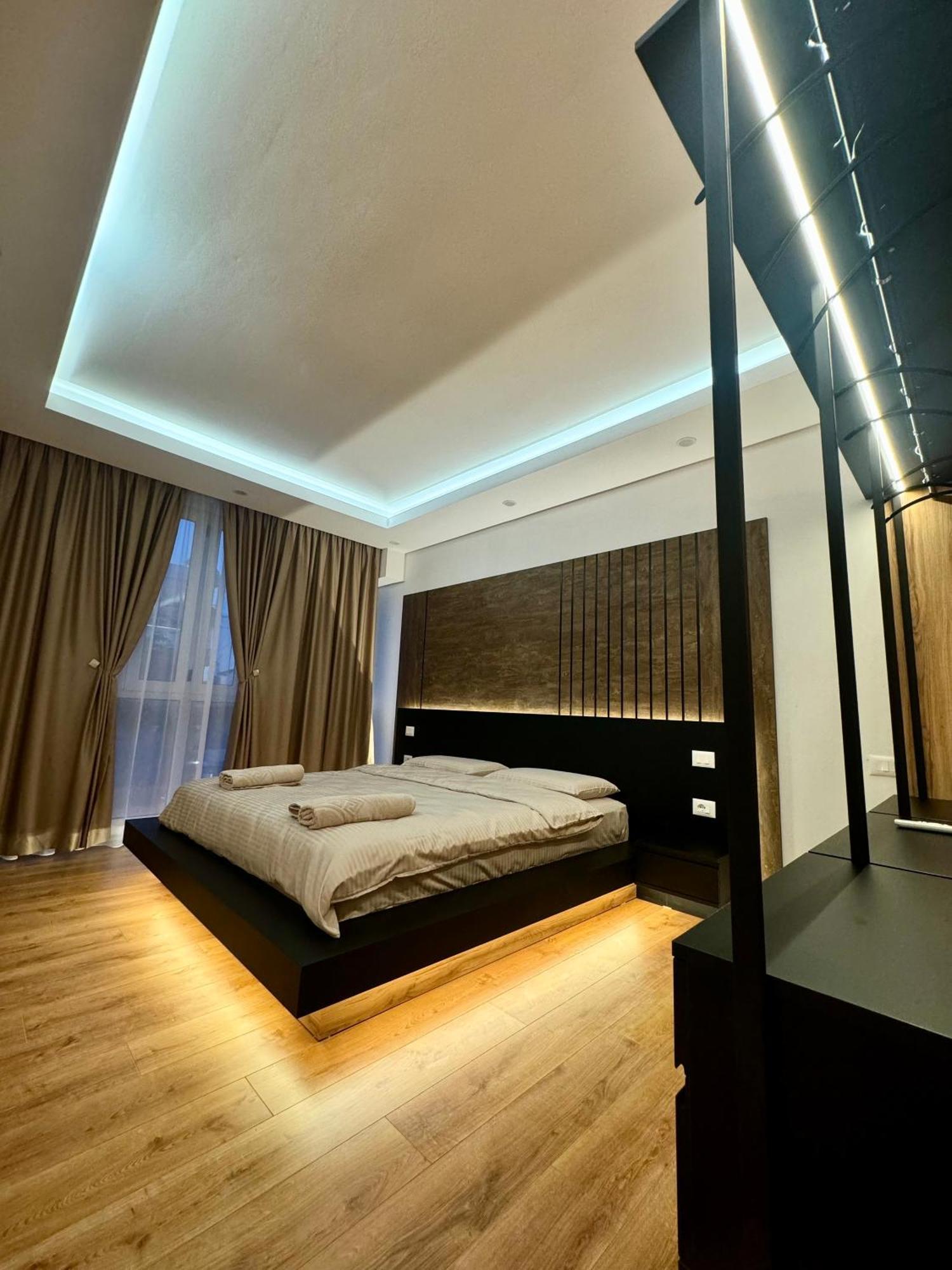 Luxury Central Baba Apartment Shkodër Buitenkant foto
