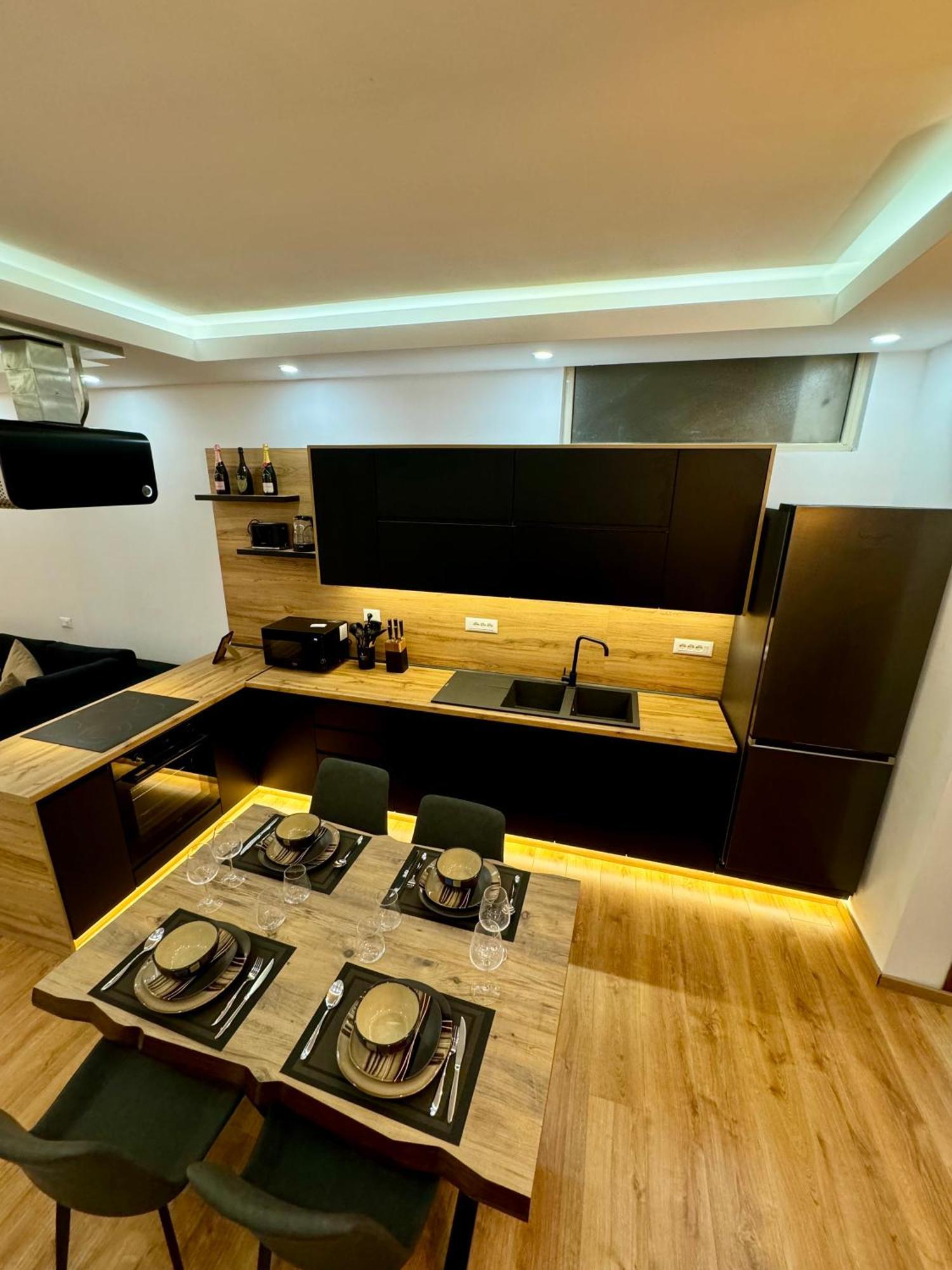 Luxury Central Baba Apartment Shkodër Buitenkant foto